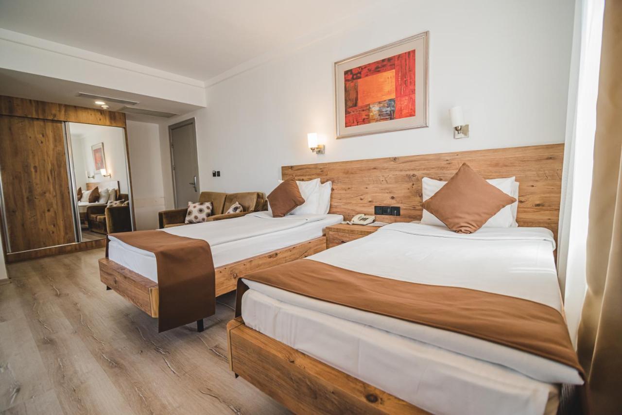 Uptown Bueyuek Anadolu Girne Hotel Екстер'єр фото