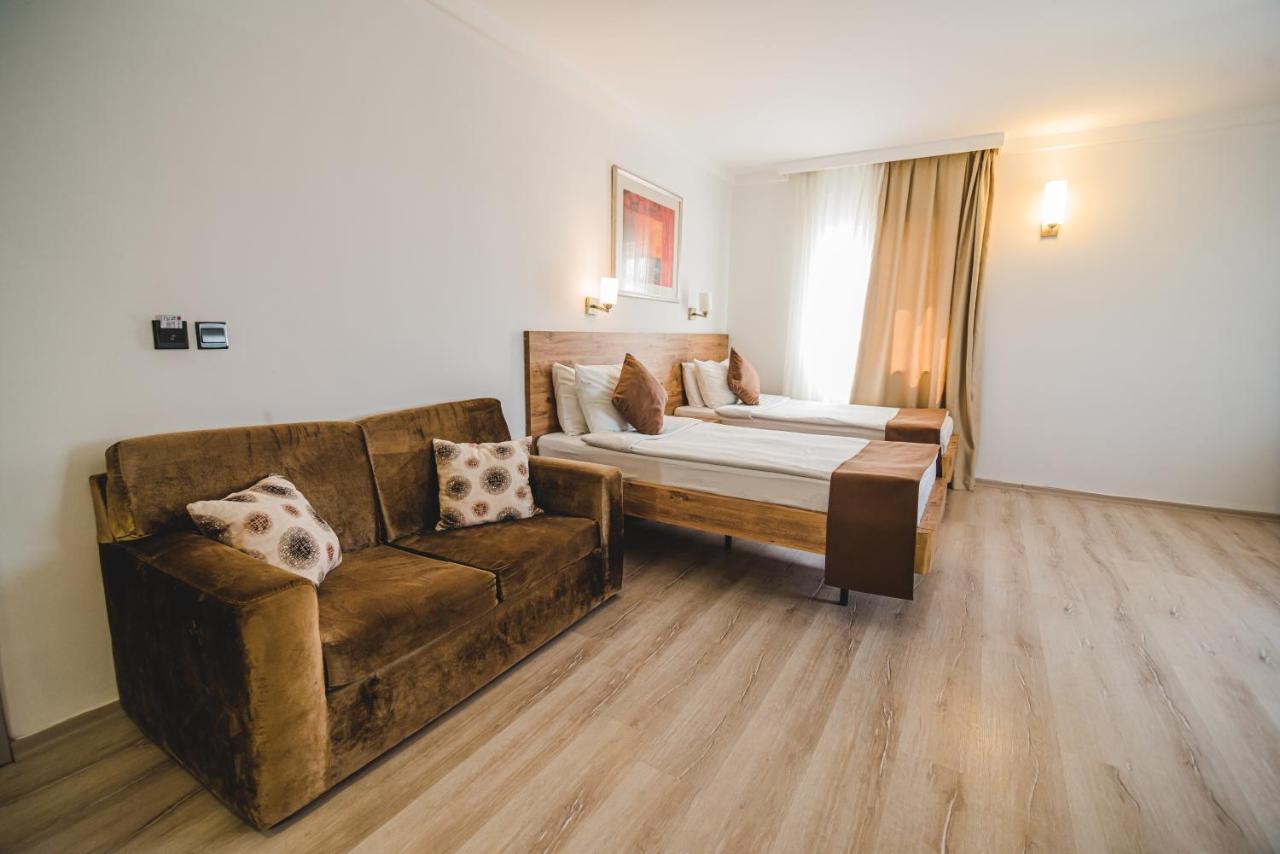 Uptown Bueyuek Anadolu Girne Hotel Екстер'єр фото