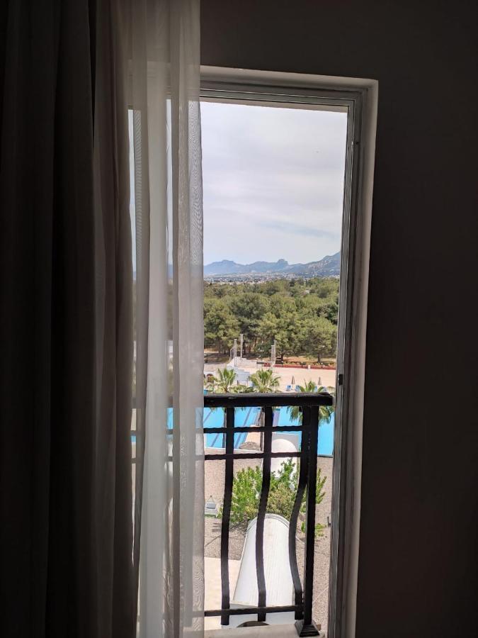 Uptown Bueyuek Anadolu Girne Hotel Екстер'єр фото