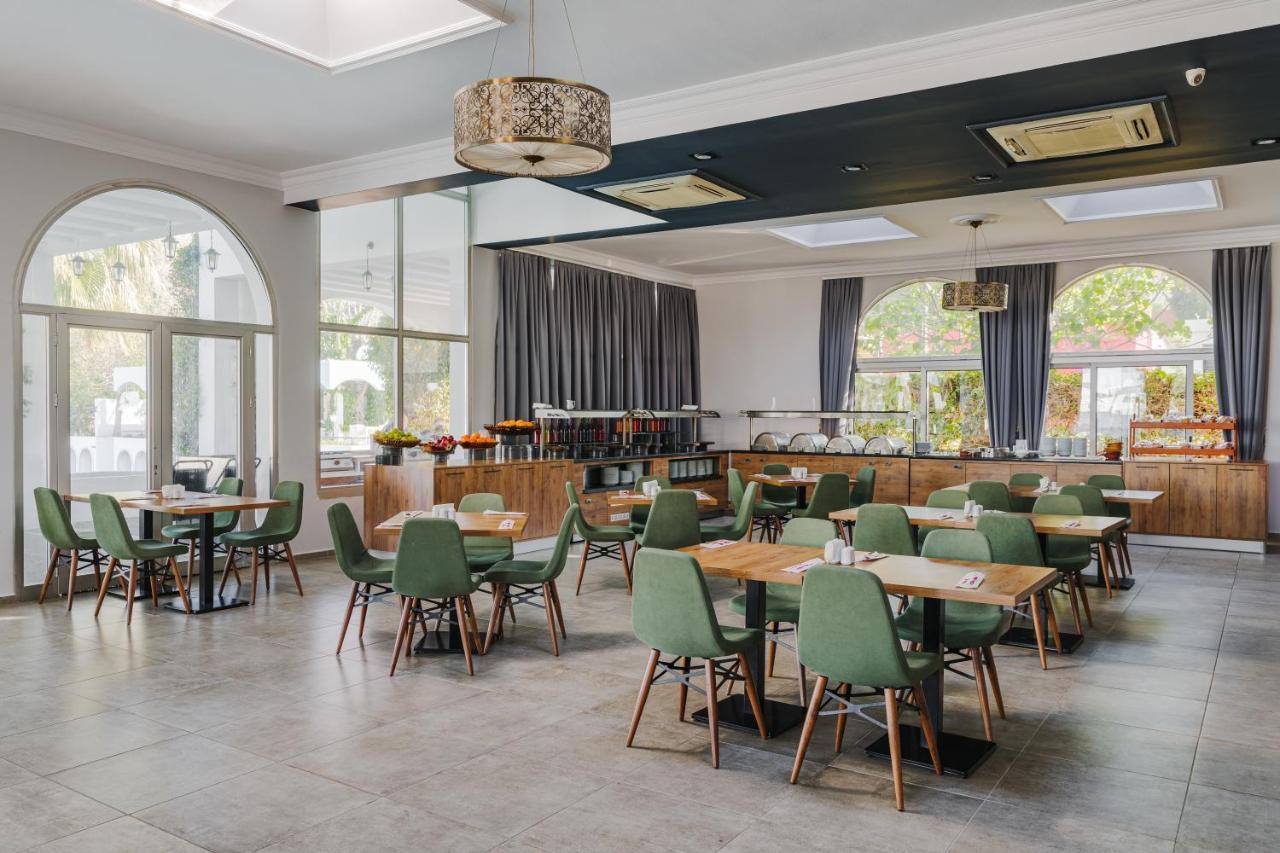 Uptown Bueyuek Anadolu Girne Hotel Екстер'єр фото