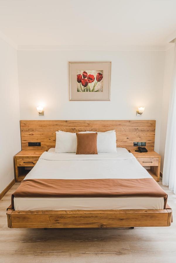 Uptown Bueyuek Anadolu Girne Hotel Екстер'єр фото