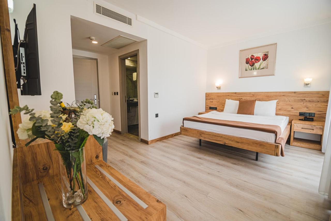 Uptown Bueyuek Anadolu Girne Hotel Екстер'єр фото
