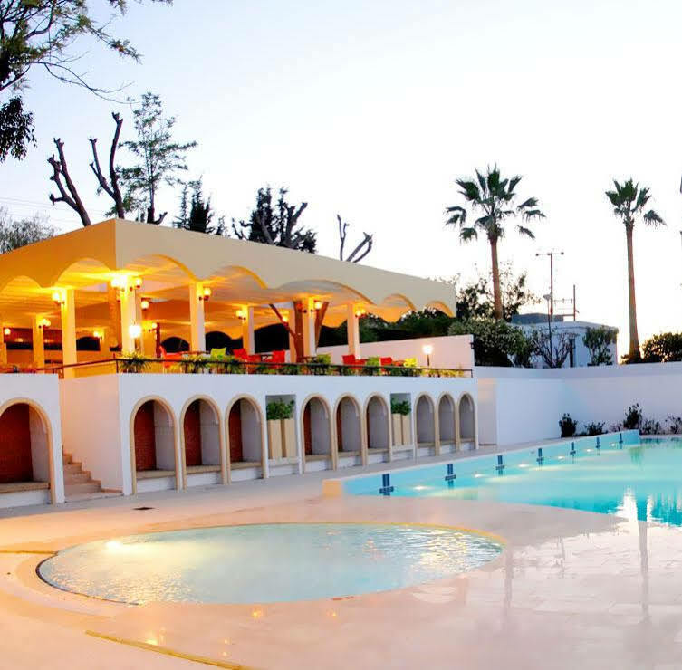 Uptown Bueyuek Anadolu Girne Hotel Екстер'єр фото